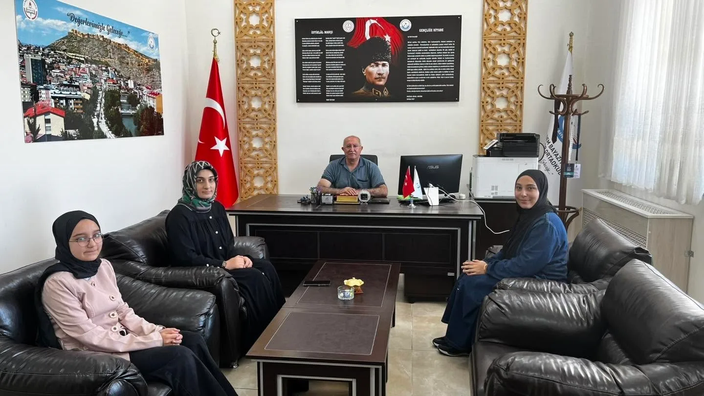 Bayburt’ta örgün eğitimle birlikte hafızlık programı 153’üncü mezununu verdi