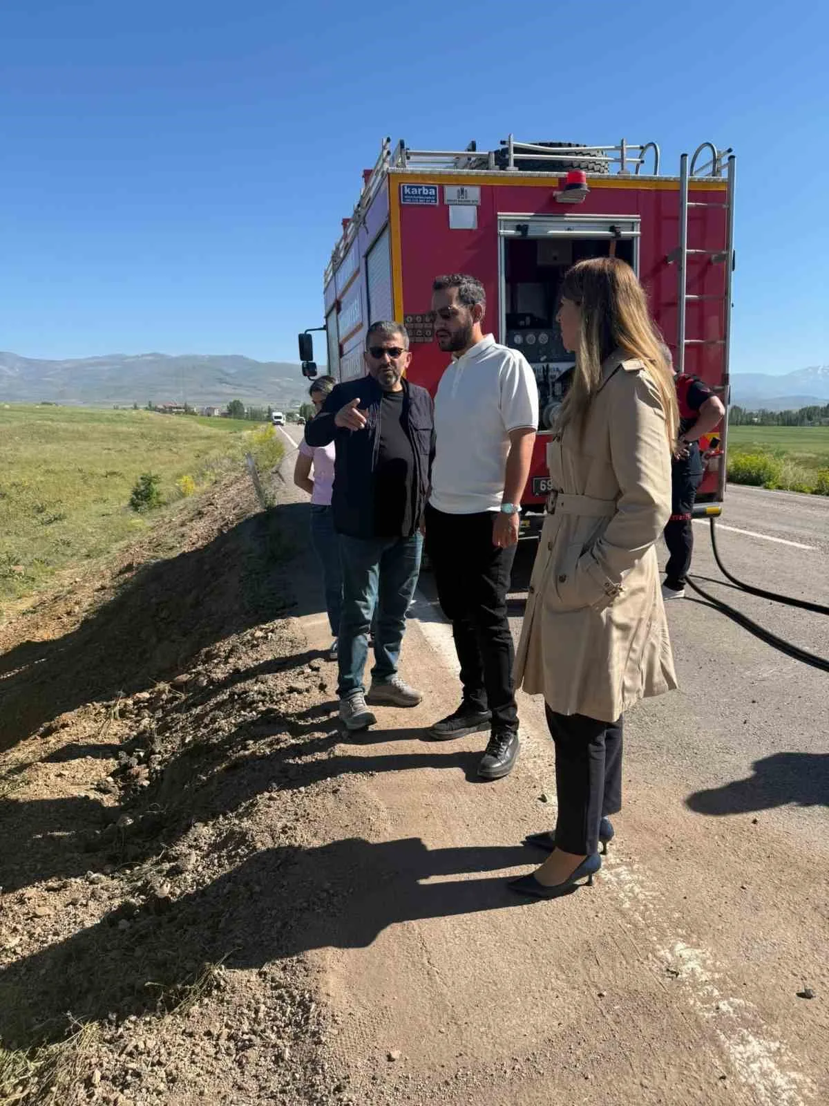 Bayburt’ta yakıt yüklü tankerin devrildiği bölgede çevresel inceleme yapıldı