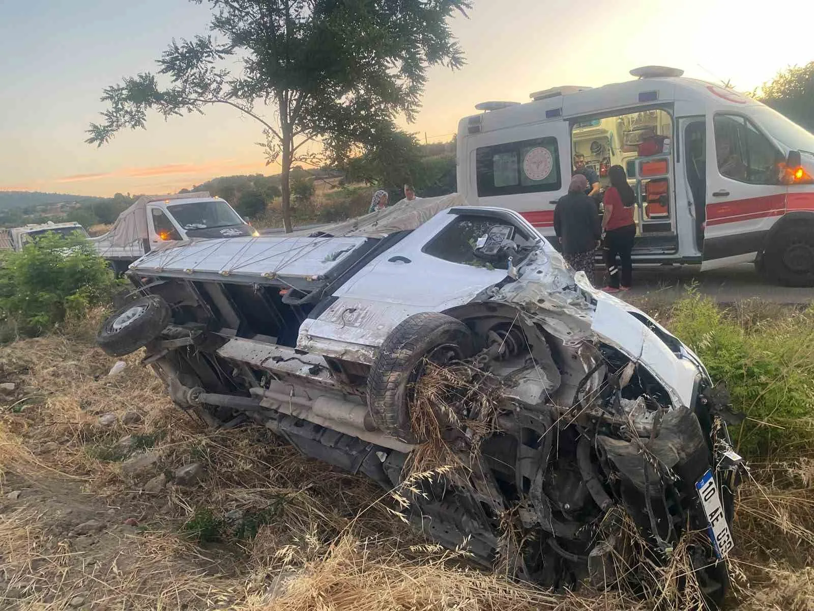 Bigadiç’te kamyonet şarampole uçtu: 1 yaralı