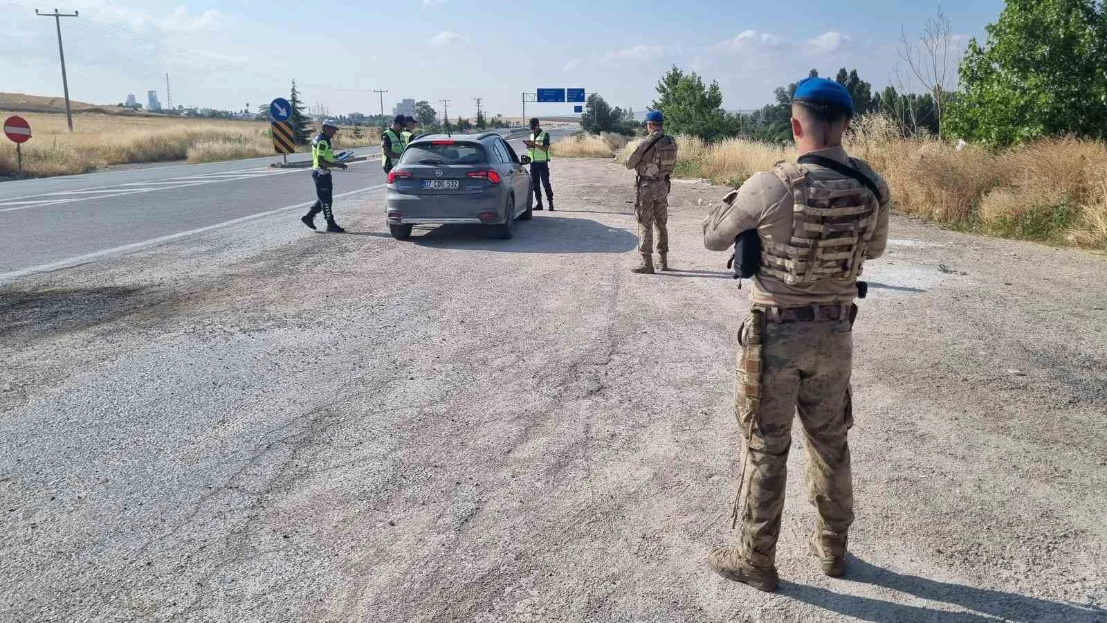Bilecik’te jandarma denetimlerinde 73 bin 377 lira ceza kesildi