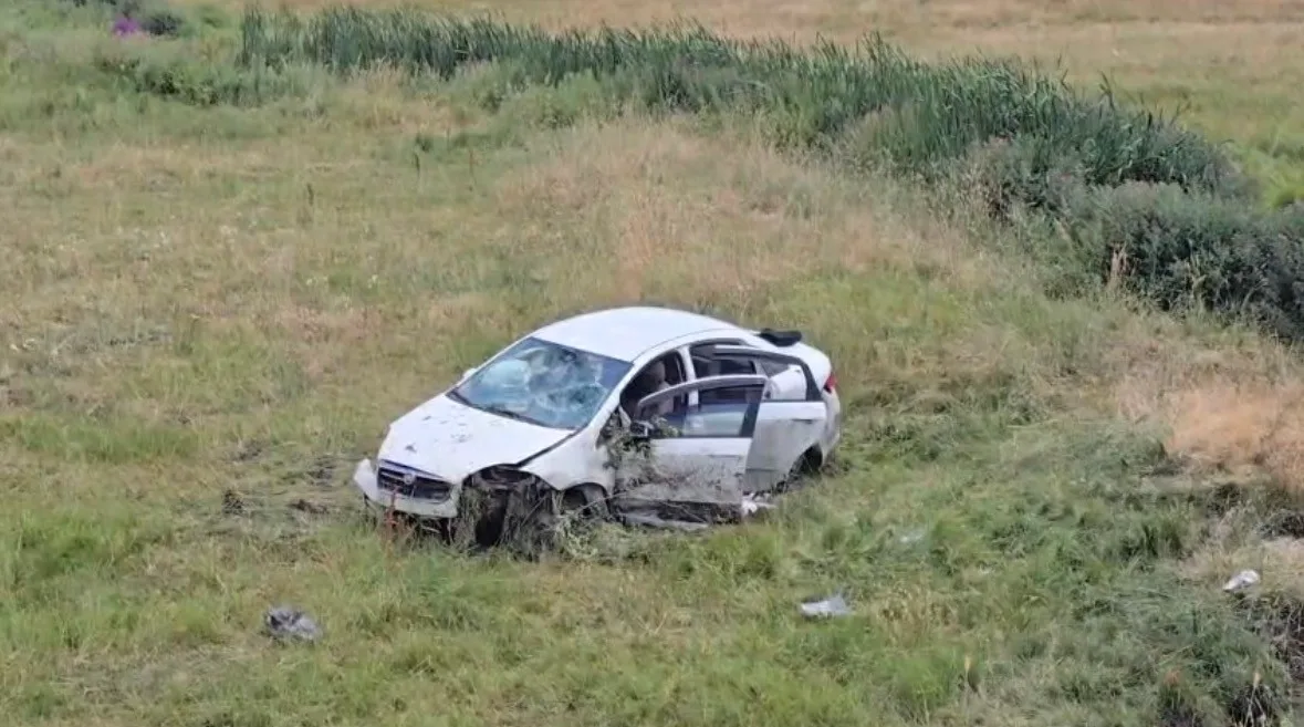 Bingöl’de kontrolden çıkan otomobil araziye uçtu: 3 yaralı