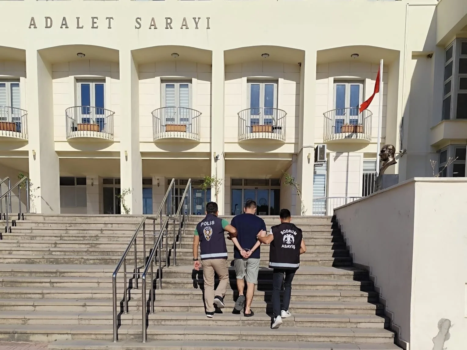 Bodrum’da 44 ayrı suçtan aranan firari yakalandı