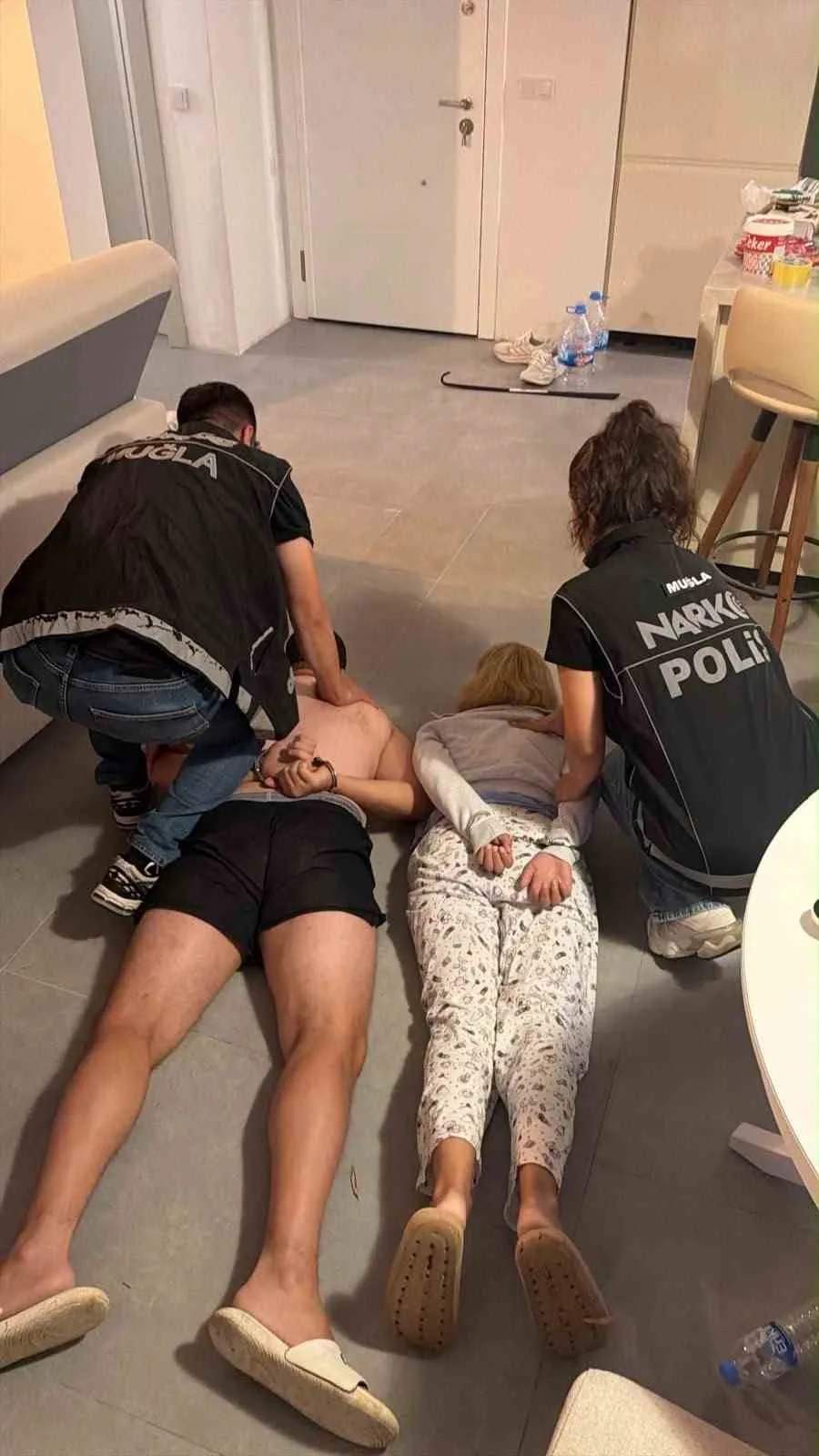 Bodrum’da uluslararası operasyon: Kırmızı bültenle aranan uyuşturucu taciri kıskıvrak yakalandı