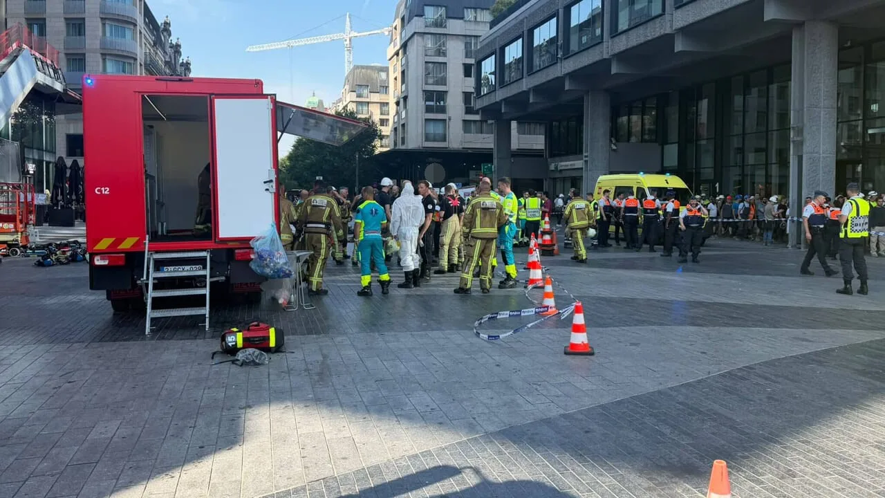Brüksel’de 15 katlı binada yangın: 2 ölü, 4 kayıp