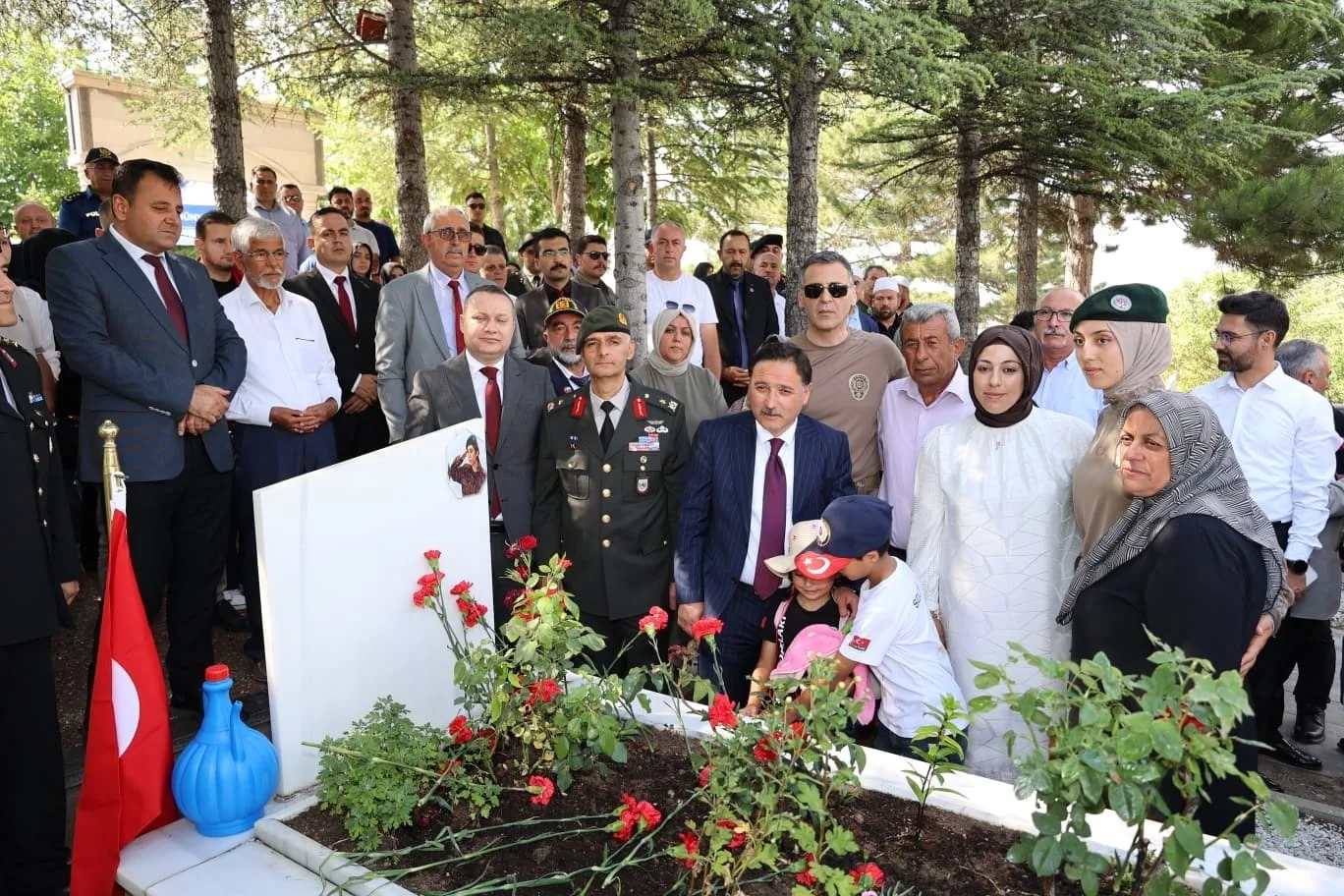 Bünyanlı 15 Temmuz Şehidi Cennet Yiğit kabri başında anıldı