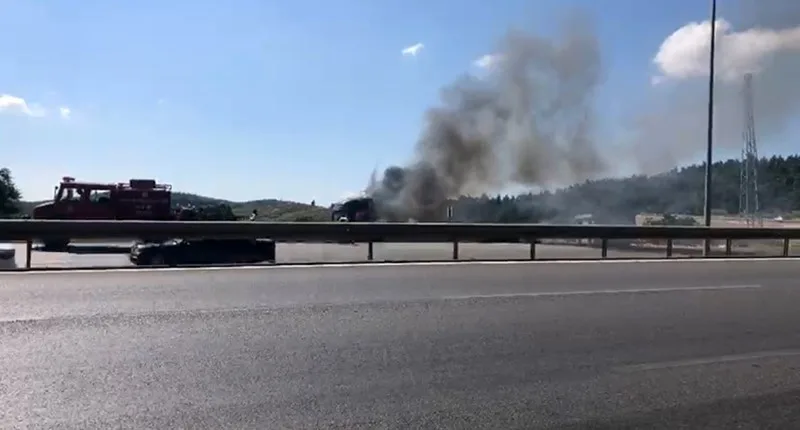 Bursa’da seyir halindeki tır alev topuna döndü