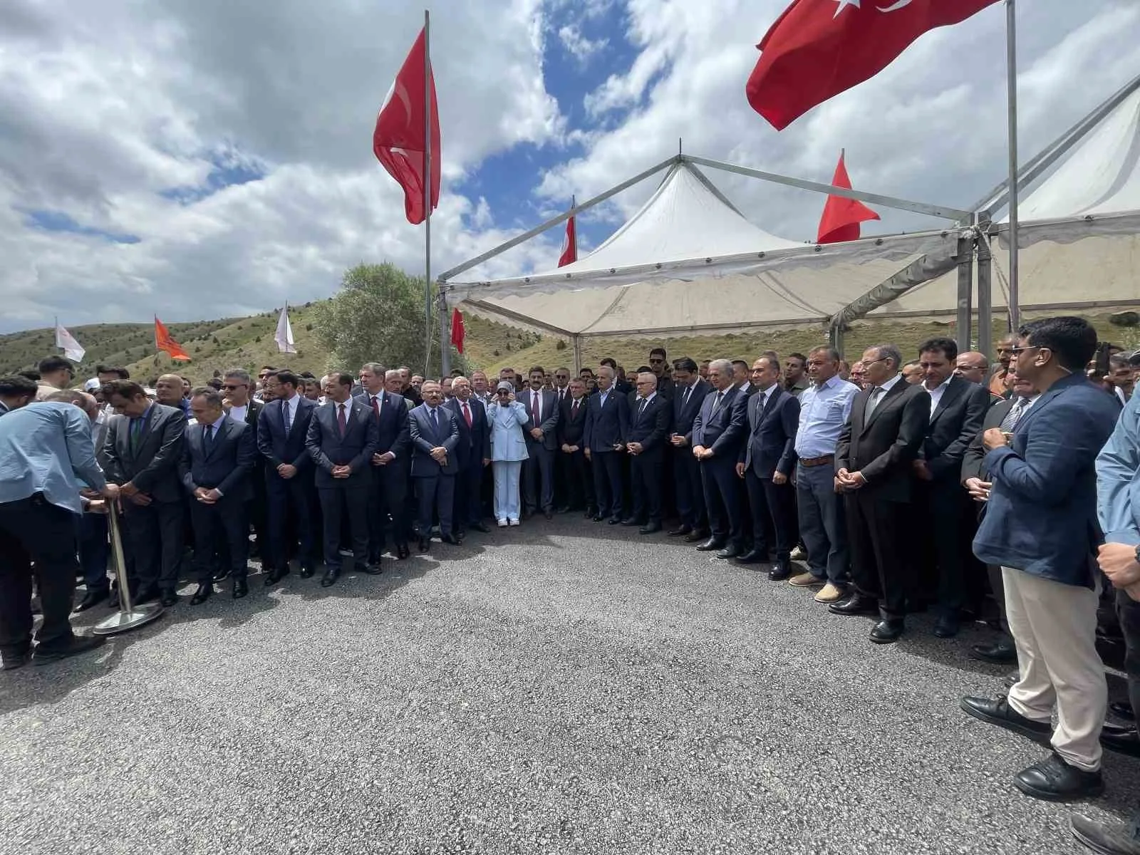 Çamlıbel Tüneli’yle yolun kotu 283 metre düşürülerek yıllık 371 milyon lira tasarruf sağlanacak