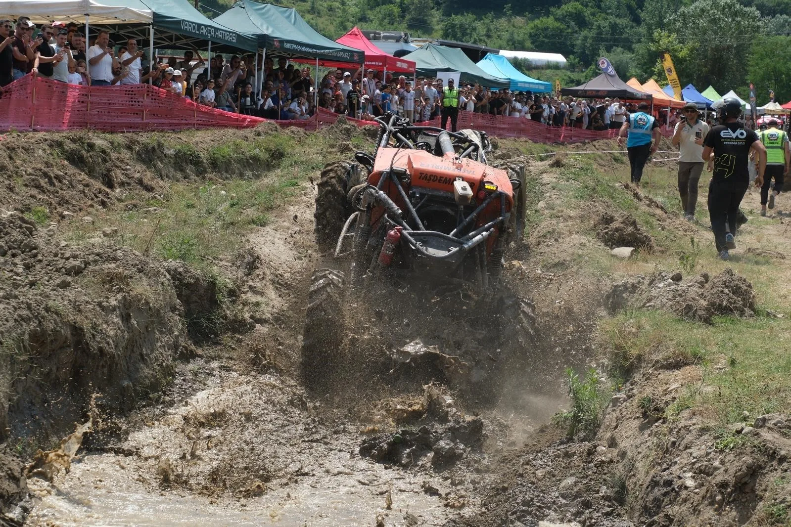 Çamur ve adrenalin Yenice’de buluştu: Off-Road tutkunları nefes kesti