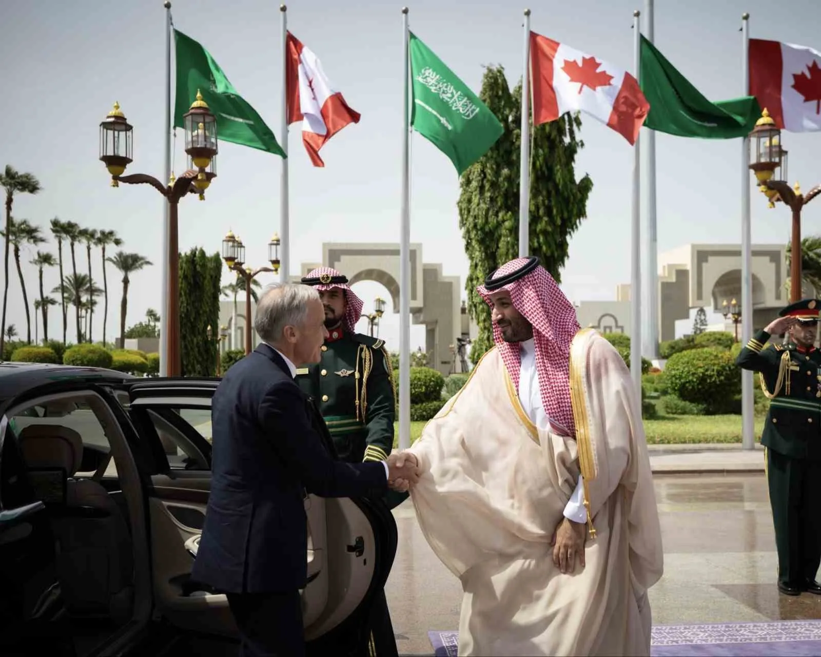 Carney: "Bölgede muhtemel çözümler konusunda en etkili iki ülke Suudi Arabistan ve Türkiye"