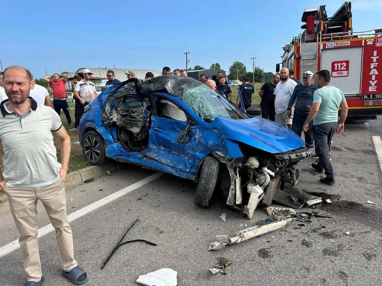 Çekici ile çarpışan otomobil hurdaya döndü: 1 yaralı