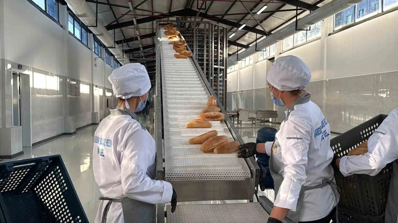 Diyarbakır’da 100 bin kapasiteli Halk Ekmek fabrikası açıldı