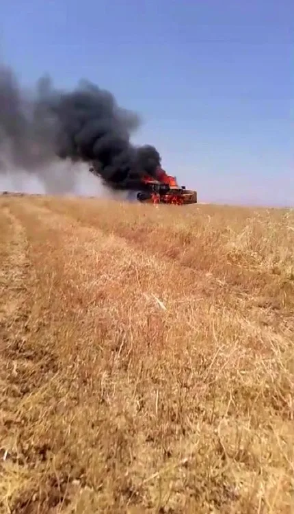 Diyarbakır’da biçerdöveri yanan Yozgatlı vatandaşa köylülerden destek: Biçerdöverin borcu için 800 bin lira topladılar