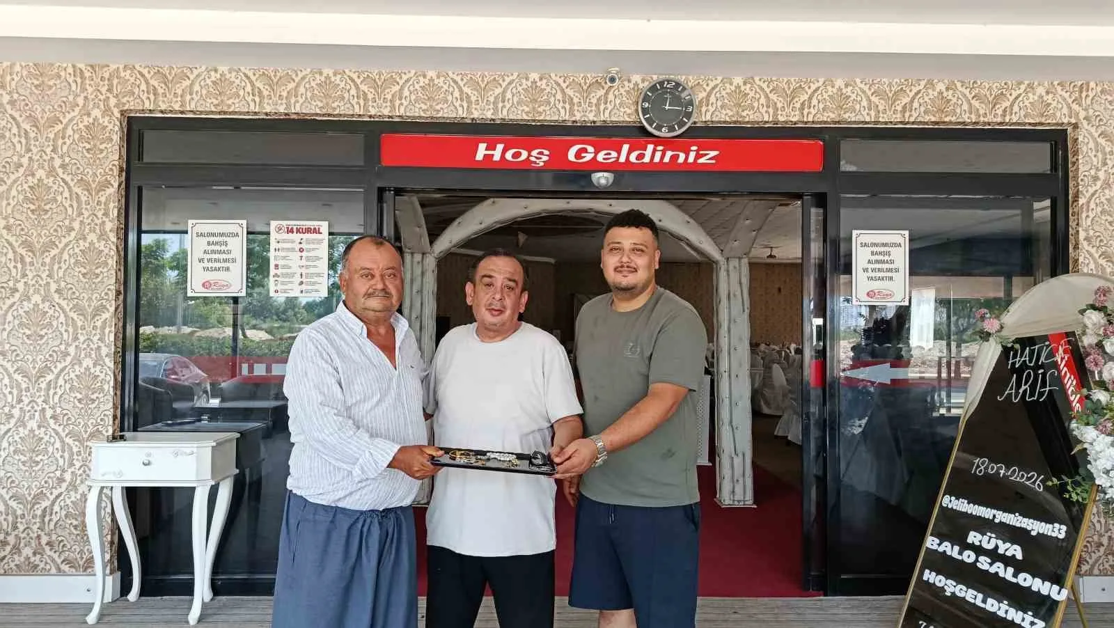 Düğün salonunda bulunan 30 bin TL değerindeki takılar sahibine ulaştırıldı