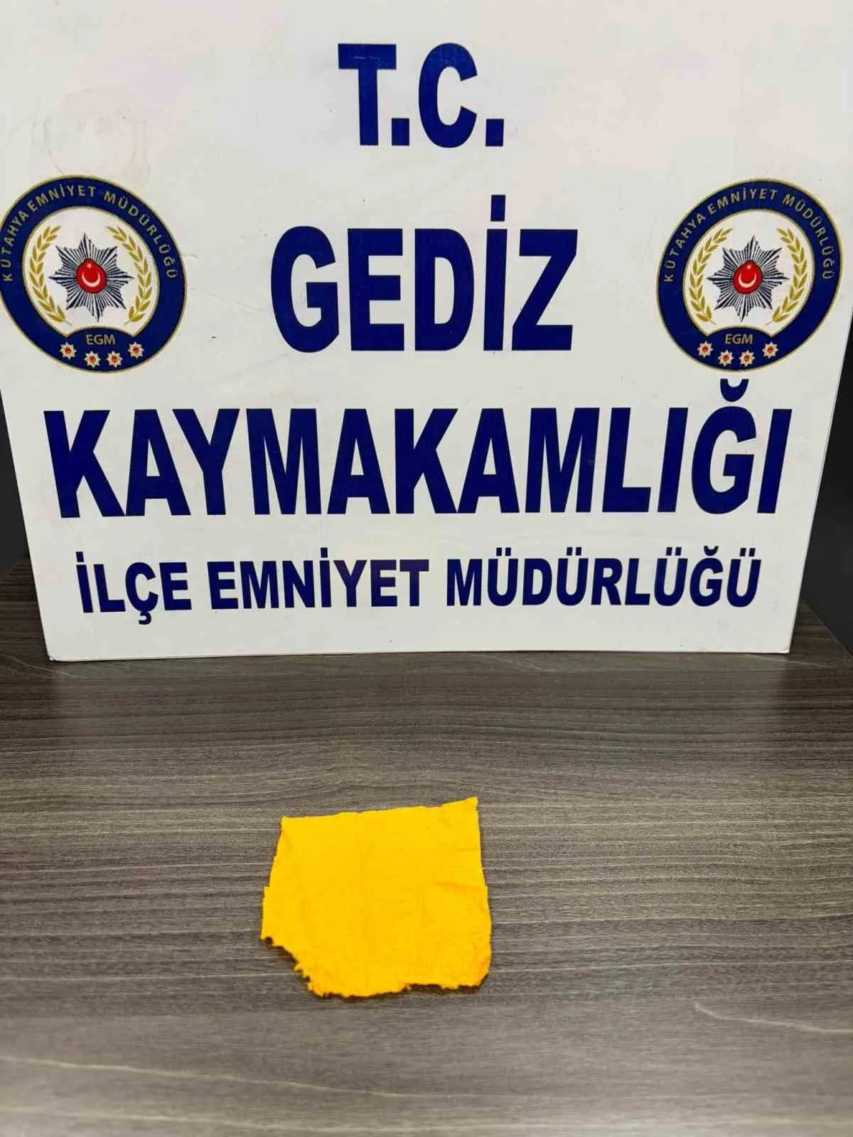 Durdurulan araçta 272 içimlik kağıda emdirilmiş uyuşturucu madde ele geçirildi, 5 kişi yakalandı