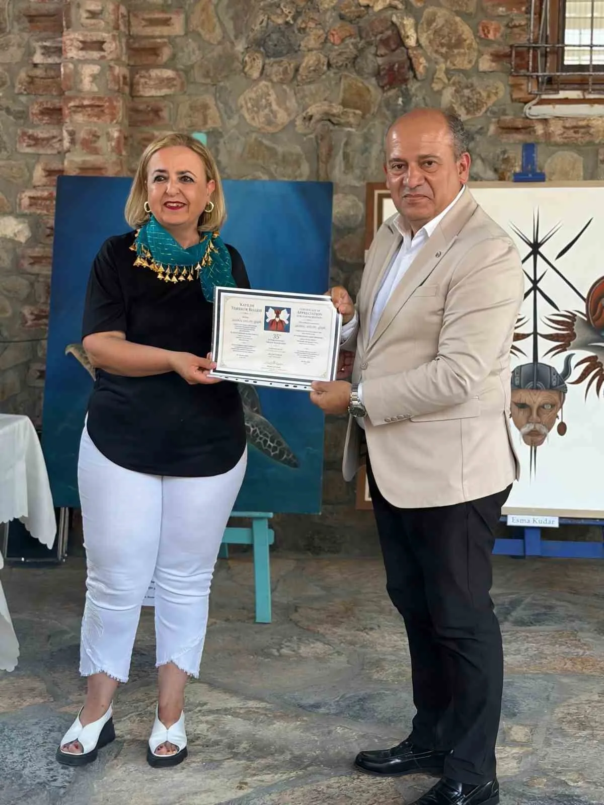Edremit’te sanat şöleni: 35. Uluslararası Karma Sergisi kapılarını açtı