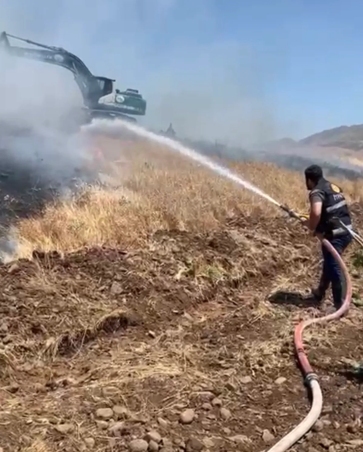 Elazığ’da 35 dönüm ekili alan küle döndü