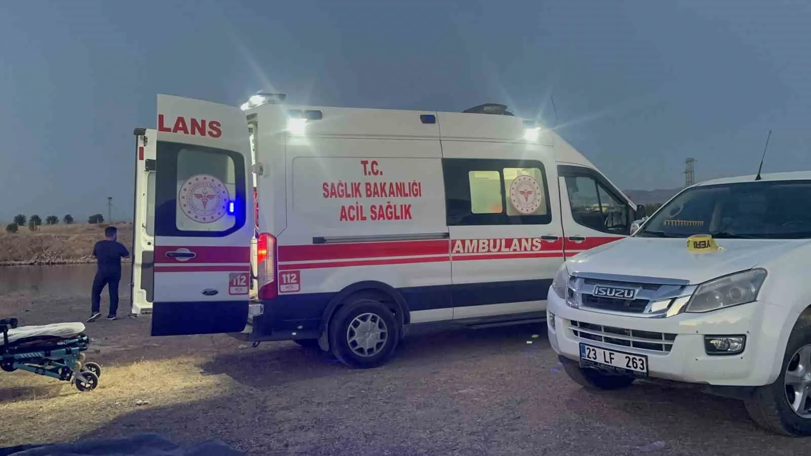 Elazığ’da babasıyla baraj gölüne giren genç boğuldu