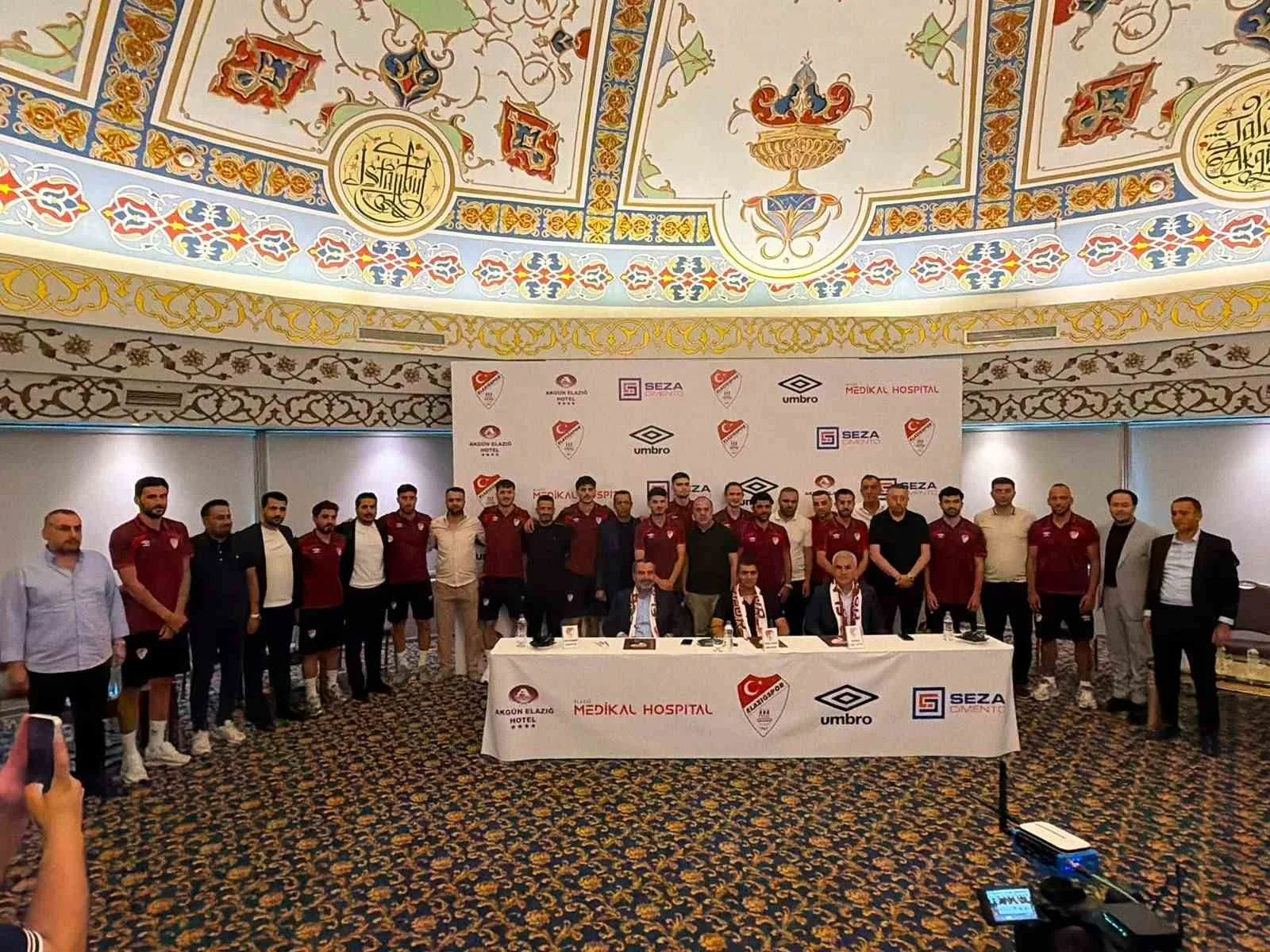 Elazığspor’da imza töreni düzenlendi