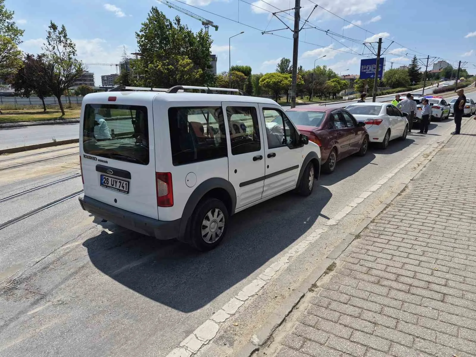 Eskişehir’de 3 aracın karıştığı zincirleme trafik kazası ucuz atlatıldı
