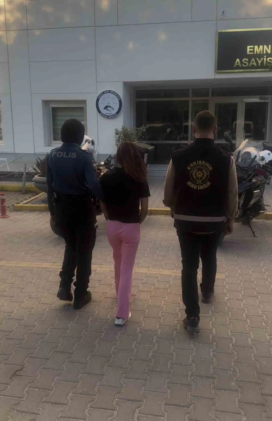Eskişehir’de 49 yıl hapis cezası ile aranan şahıs yakalandı