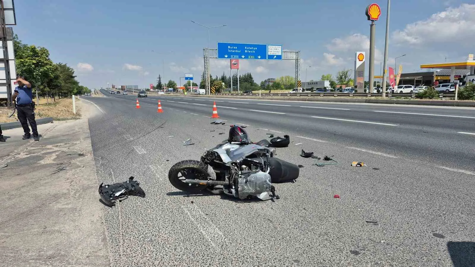 Eskişehir’de otomobile arkadan çarpan motosikletli yaralandı