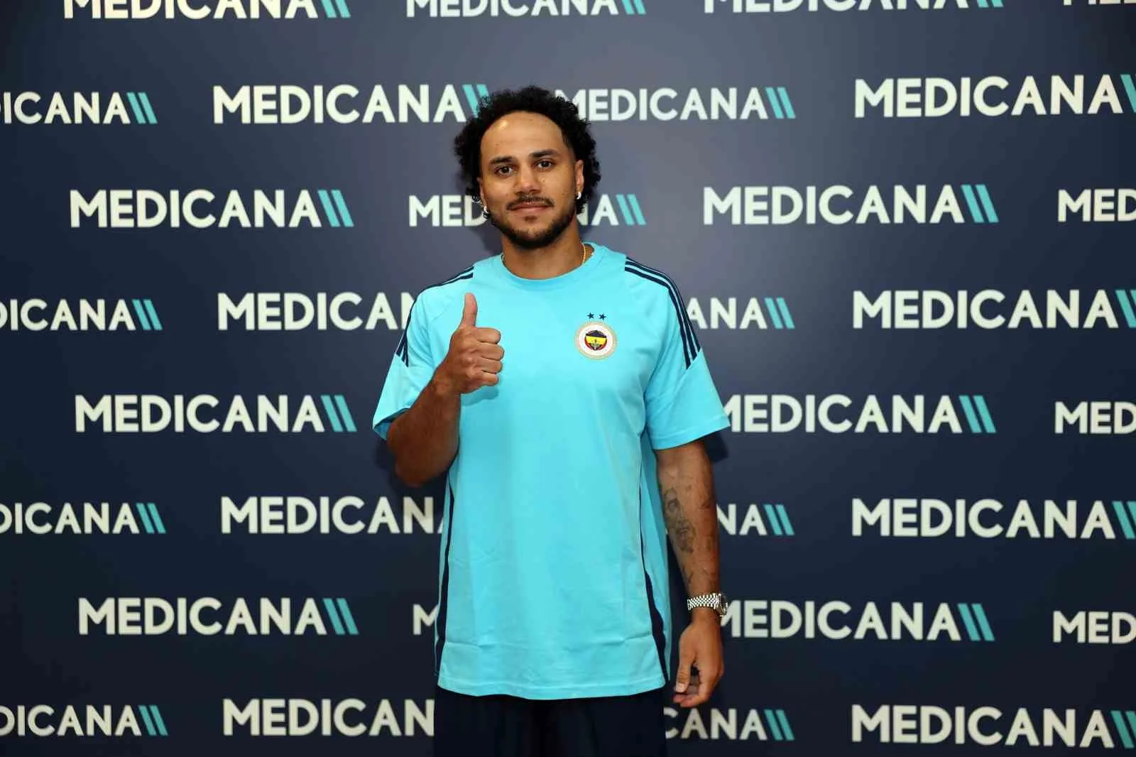 Fenerbahçe’nin yeni transferi Shane Larkin sağlık kontrolünden geçti