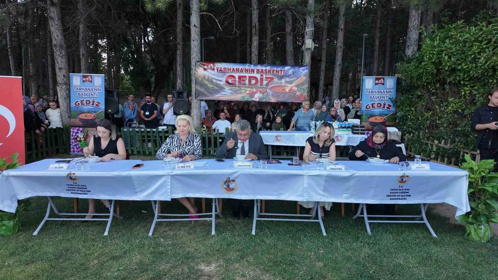 Gediz’de tarhana yarışmasında gelenek ve lezzet yarıştı