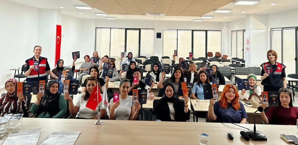 Gediz OSB’de çalışan kadınlara KADES eğitimi