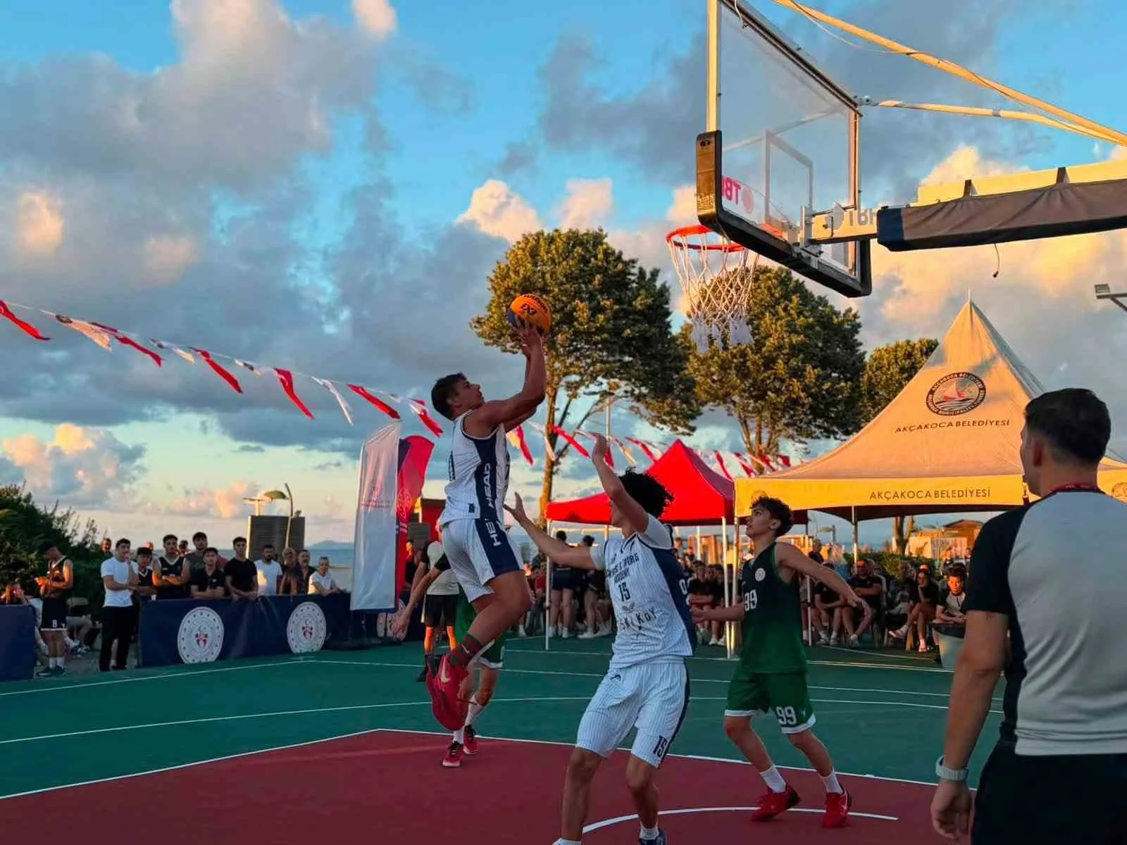 Gençlik Kupası 3x3 basketbol Türkiye finalleri Akçakoca’da başladı