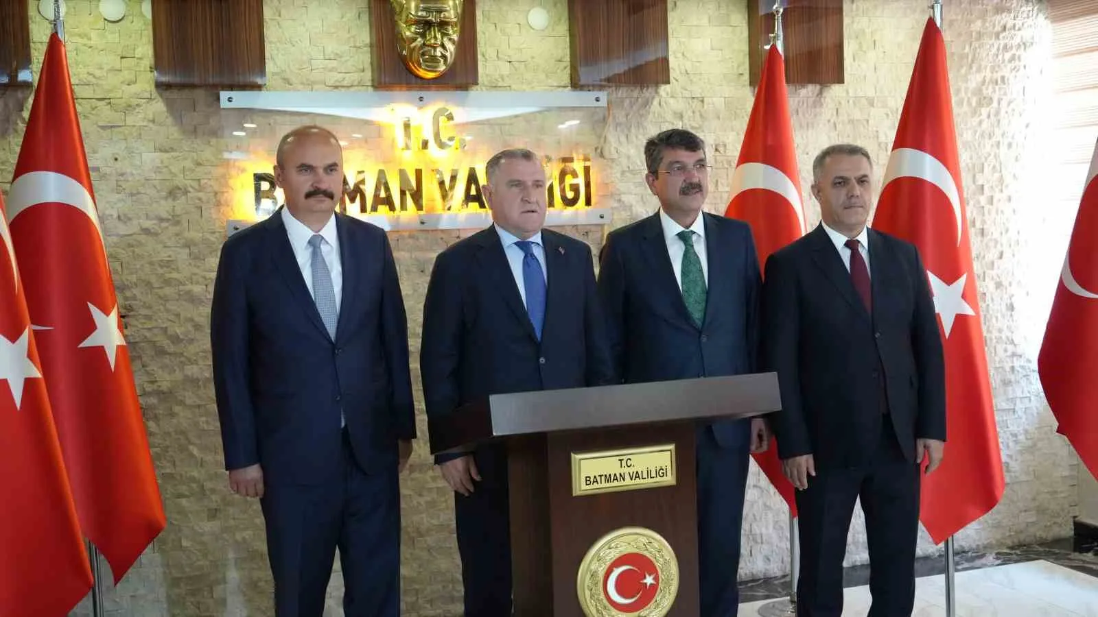 Gençlik ve Spor Bakanı Osman Aşkın Bak Batman’da