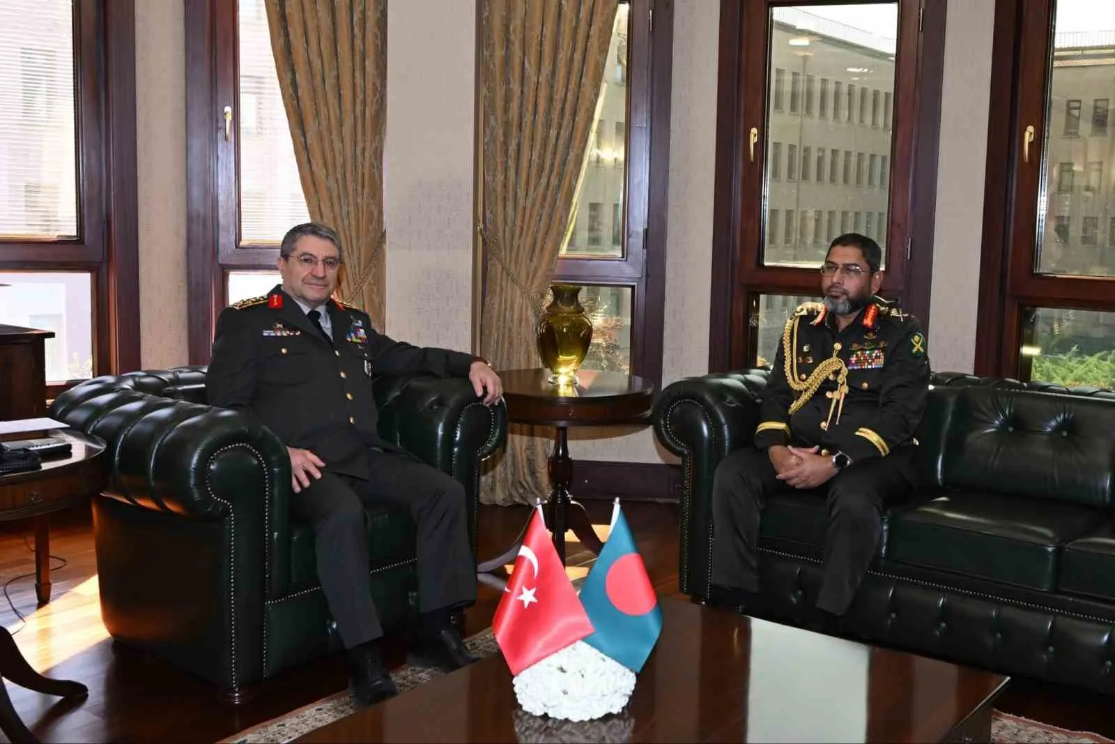 Genelkurmay Başkanı Orgeneral Bayraktaroğlu, Bangladeş Kara Kuvvetleri Komutanı ile görüştü