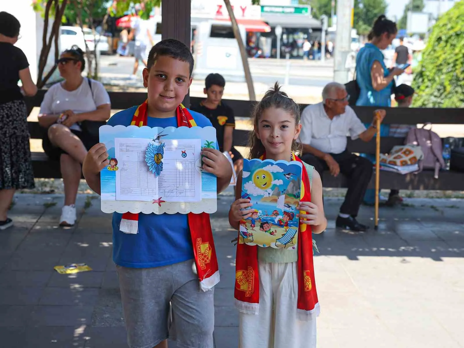 Göztepe’den Karne Etkinliği: "Karneni Getir, Hediyeni Götür" coşkusu başladı