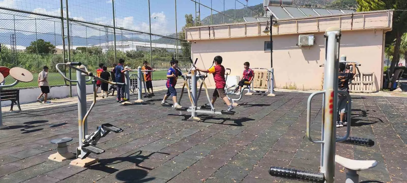 Hafızlık öğrencileri yeşil sahada moral depoladı