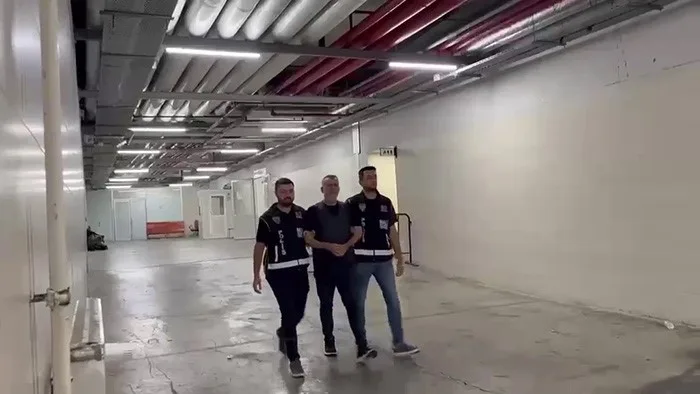 Haluk Levent’in elleri kelepçeli görüntüsü ortaya çıktı