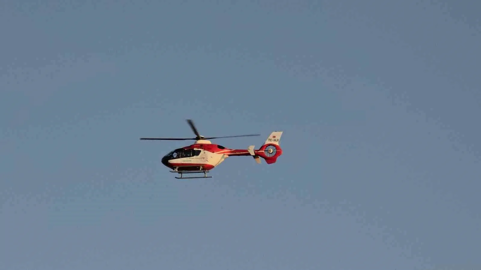 Hava ambulansları 10 yaşındaki çocuk için seferber oldu