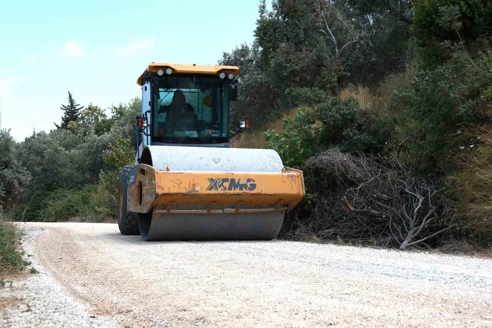 HBB, Defne Döver Mahallesi’nde yol çalışmasına başladı