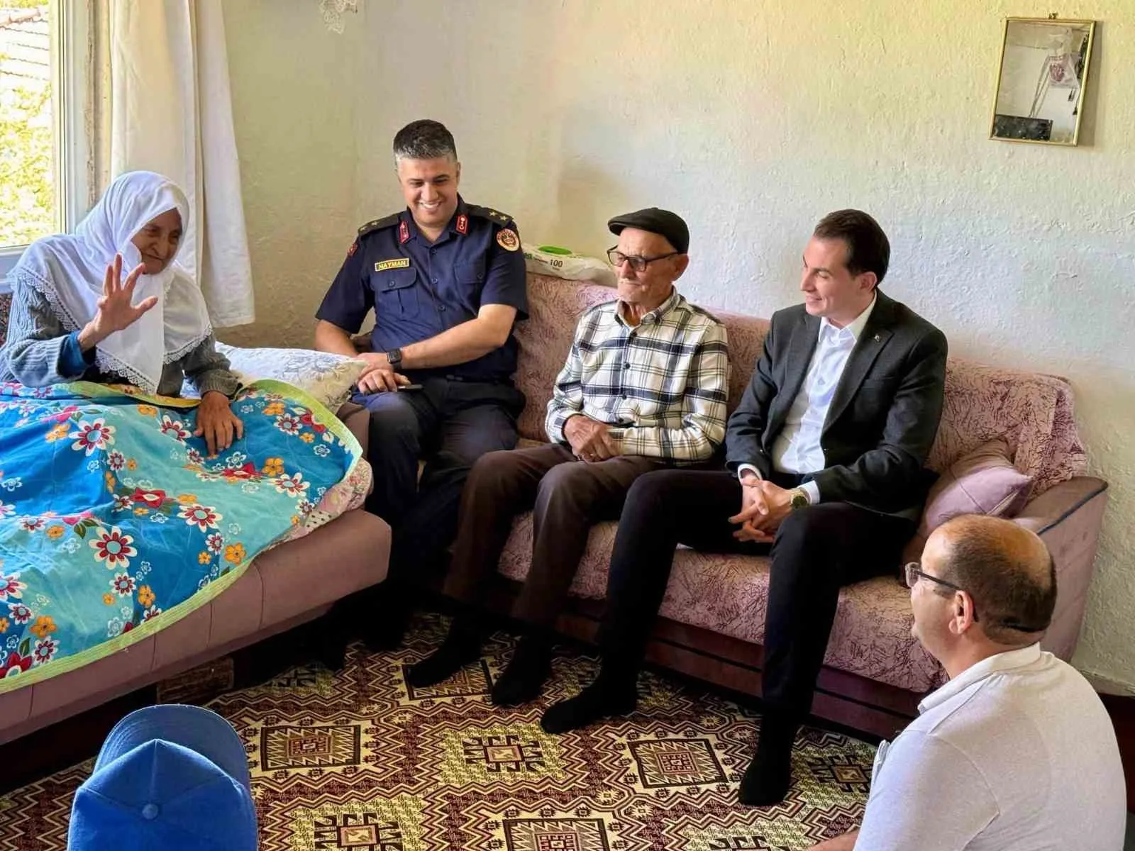 Hisarcık Kaymakamı Atam’dan yaşlı çifte anlamlı ziyaret