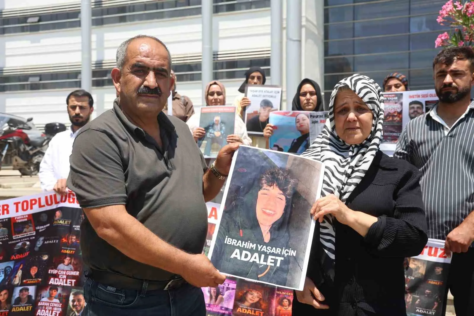 İlk işinin 4.gününde İbrahim’i diri diri yakan 2 sanık, uyuşturucu madde etkisindeyken şaka yapmak isterken olayı gerçekleştirdiklerinin altına sığınarak beraatlerini istediler