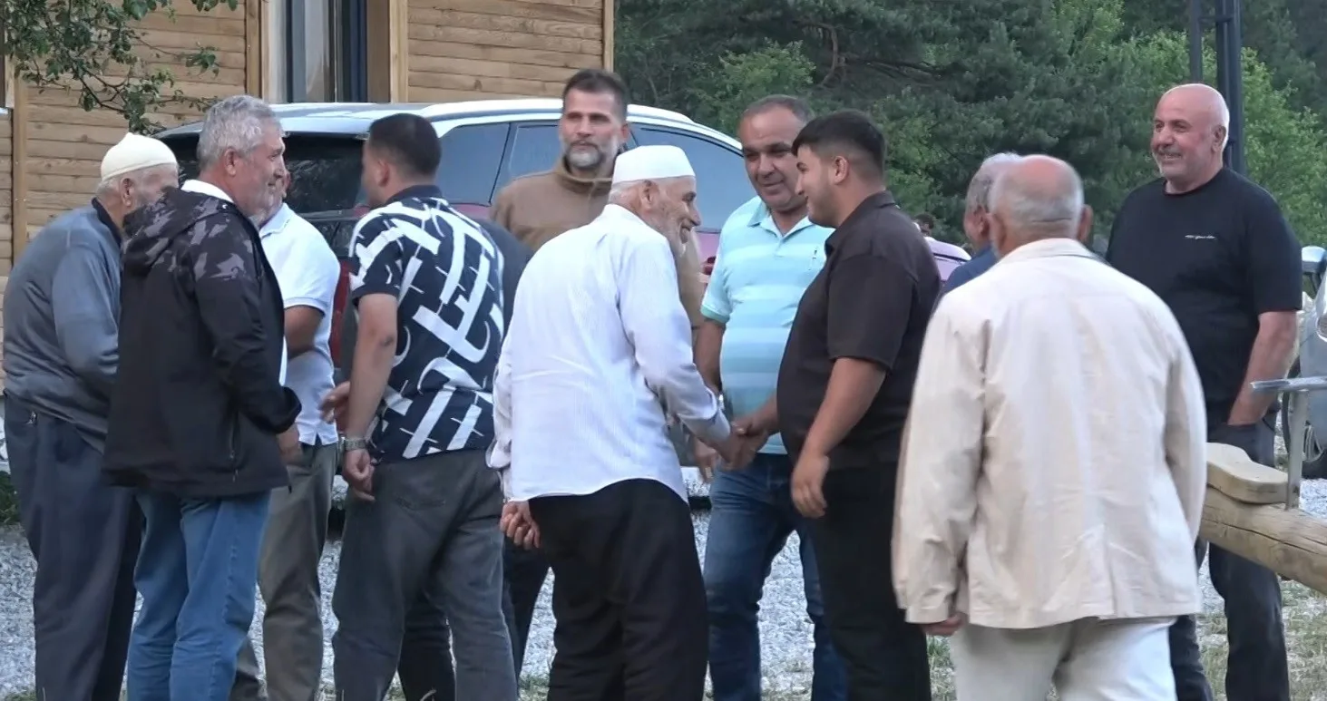 İnegöl’deki Erzurumlular Domaniç Kocayayla’da buluştu