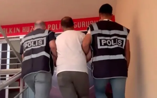İzmir’de 25 yıl 6 ay hapis cezasıyla aranan zehir taciri yakalandı
