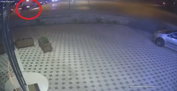 Işık ihlali kaza getirdi, o anlar kamerada