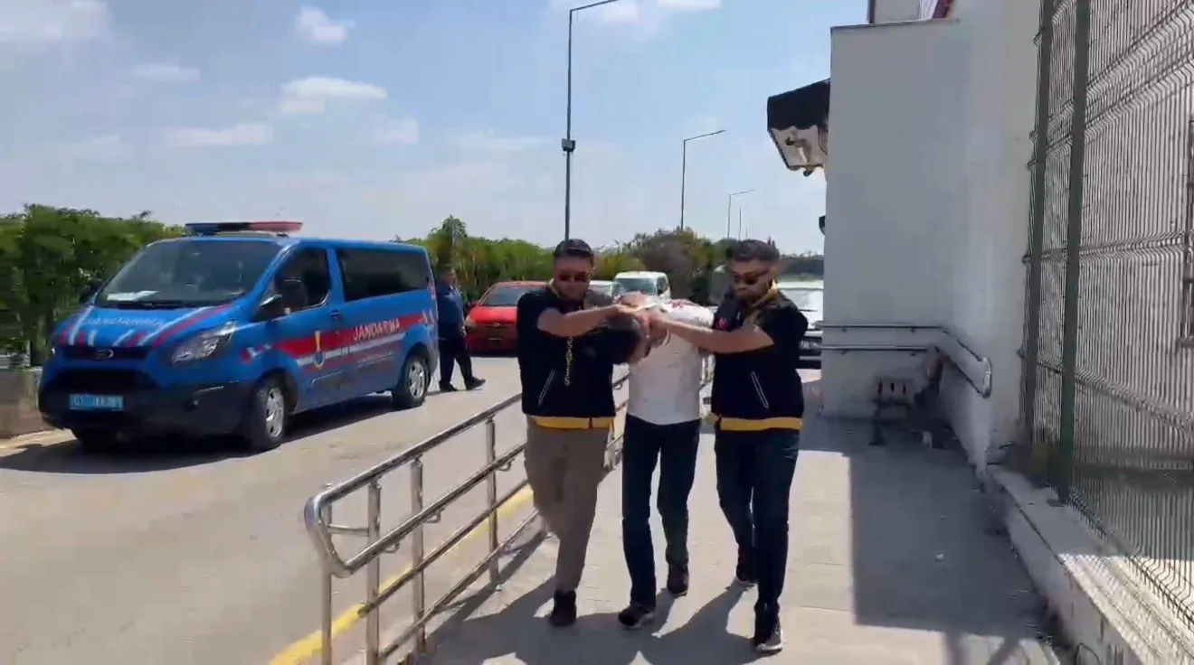 Kadın kılığına girip iş yerine kurşun yağdıran şüpheli tutuklandı