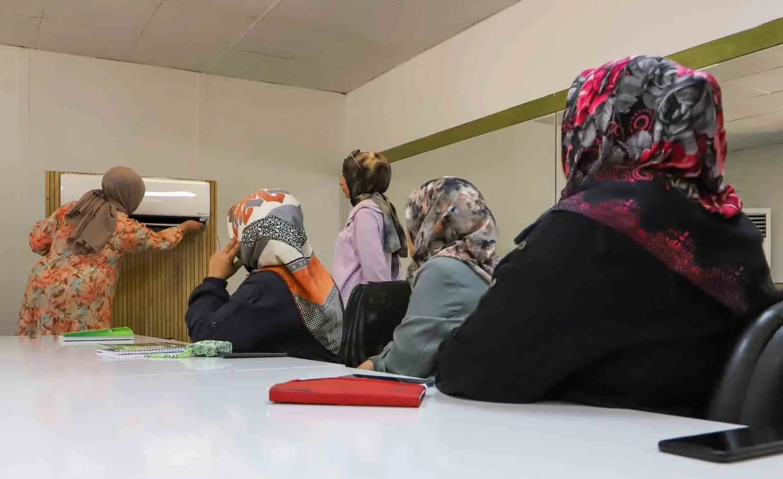 Kadınlara yönelik klima-kombi bakım eğitiminin üçüncü dönemi