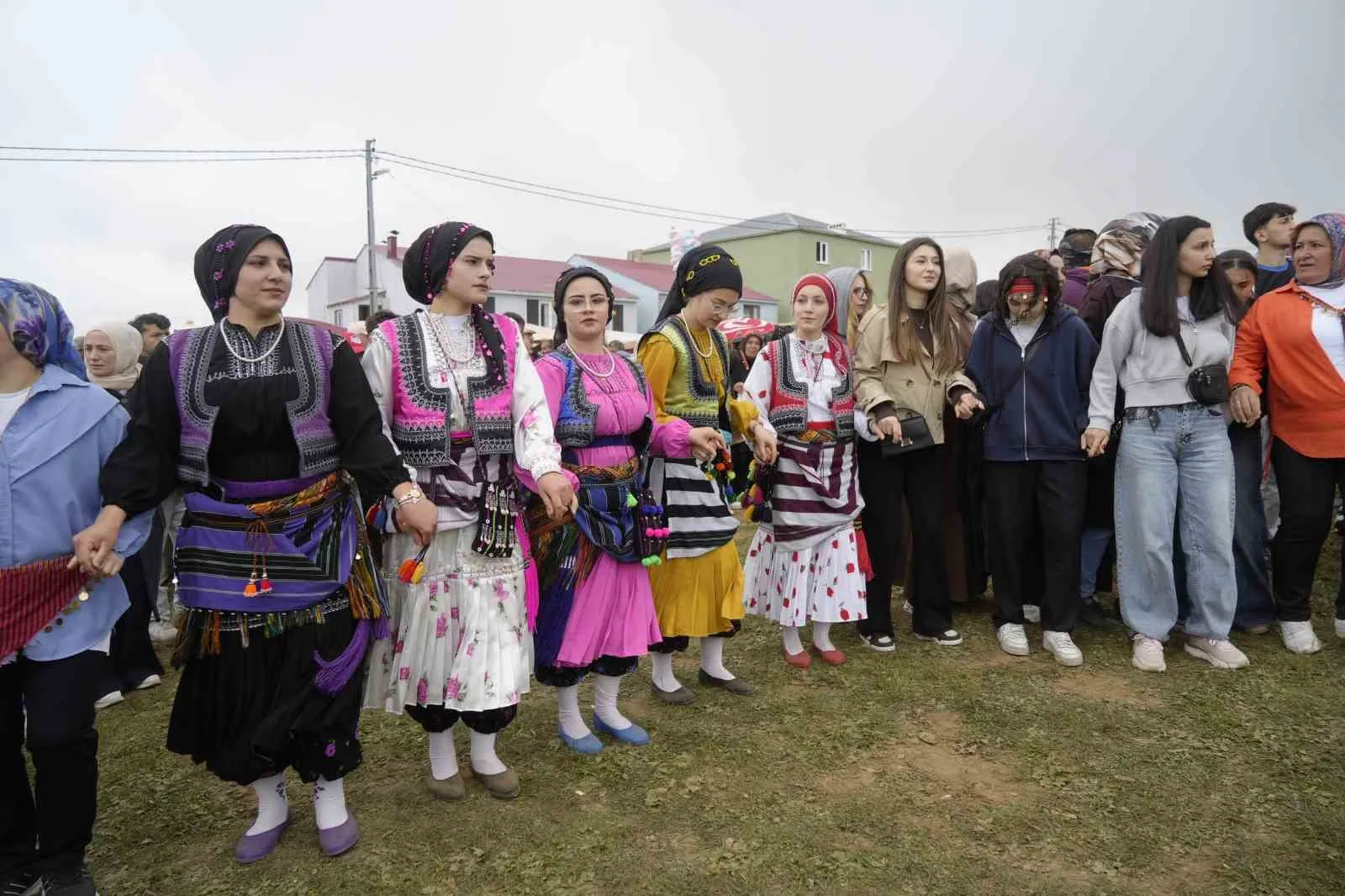Kadırga Otçu Şenliği binlerce kişiyi buluşturdu