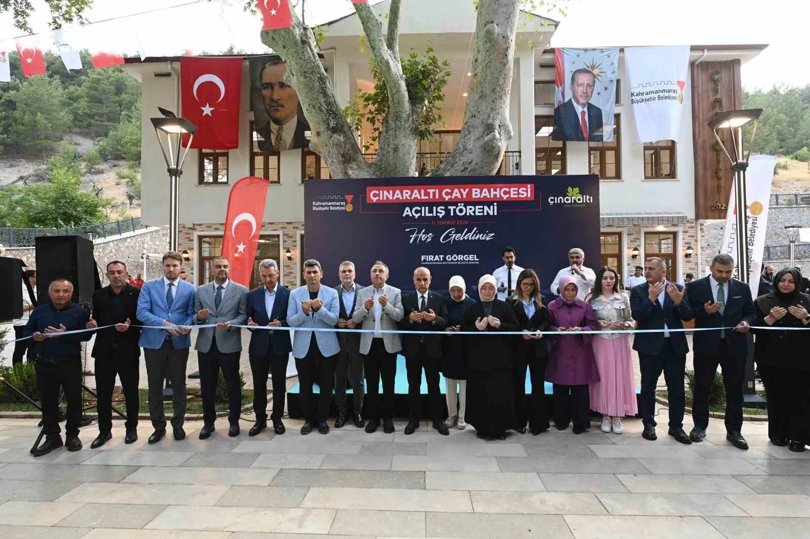 Kahramanmaraş Büyükşehir Belediyesi Çınaraltı Çay Bahçesi açıldı