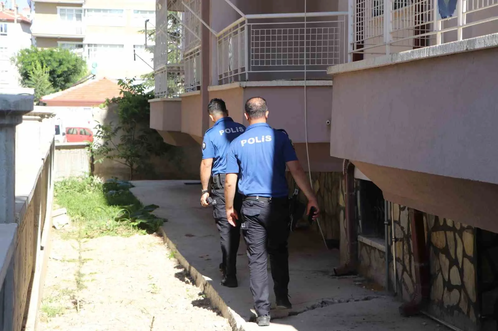 Karaman’da balkondan düşen şahıs yaralandı
