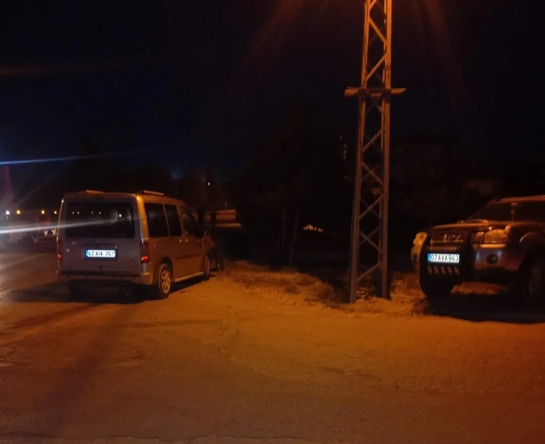 Karapınar’da iki kamyonet çarpıştı: 2 yaralı