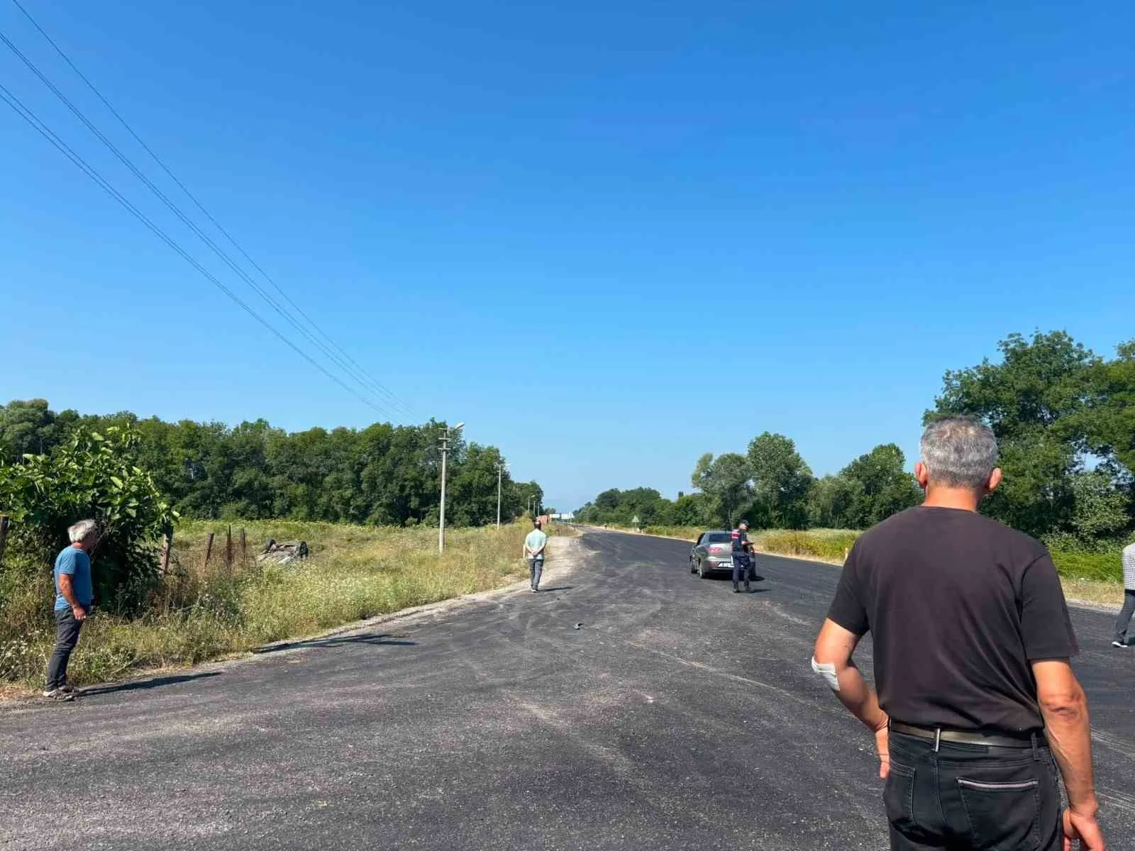 "Kavşak hatası" kazaya neden oldu: Takla atan otomobil araziye uçtu