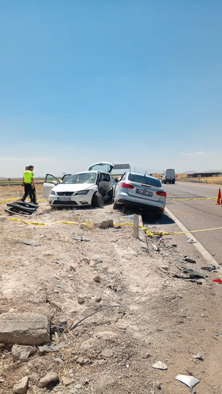 Kayseri’de feci kaza: 2 ölü, 9 yaralı