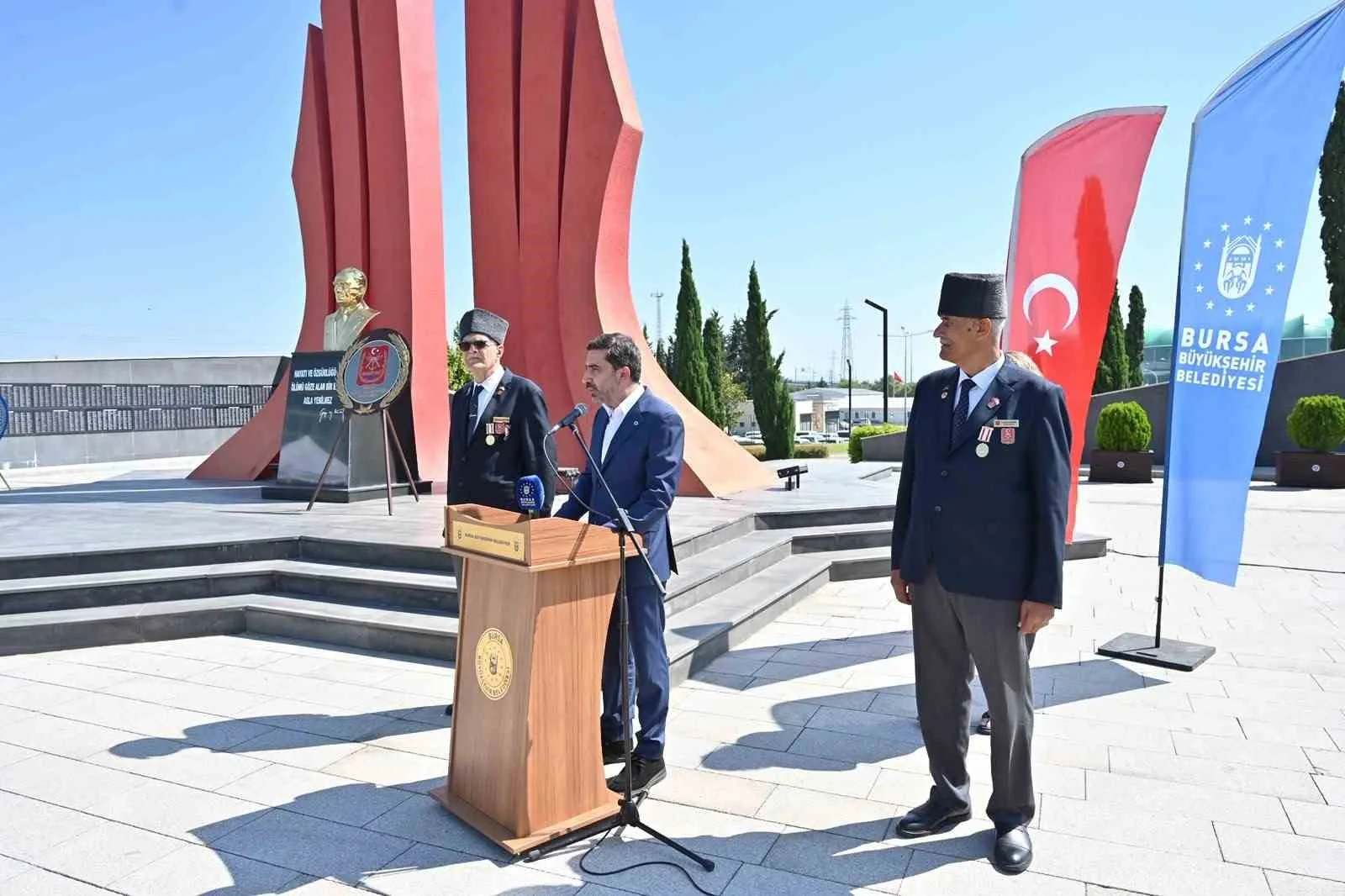 Kıbrıs harekatının yıldönümünde Bursa’da şehitler ve gaziler anıldı